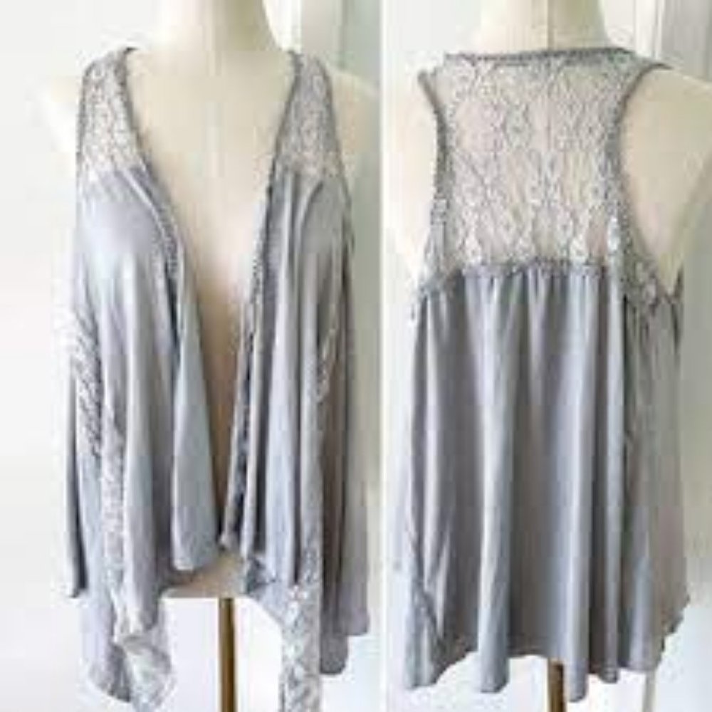 POL Gray & White Lace Open Vest